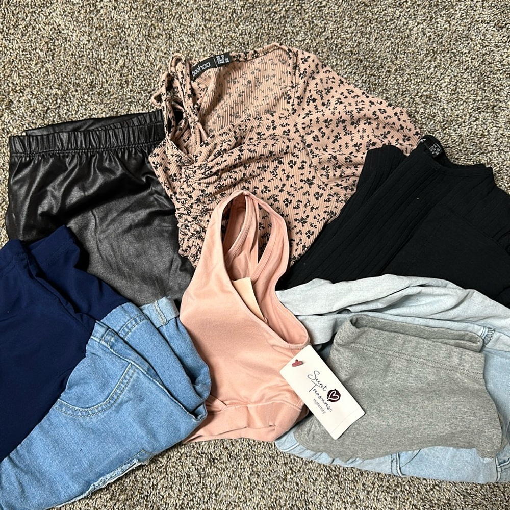 Maternity clothes bundle